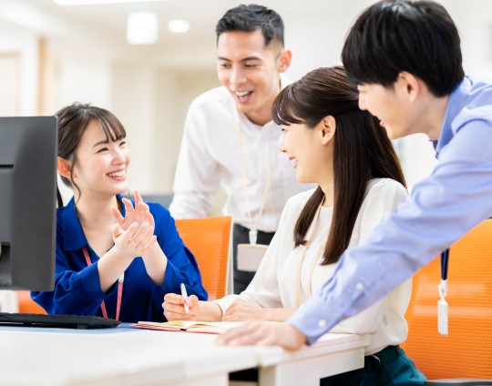 【正社員前提】英語スキル活かせます！年収360万円～＠丸の内（No.12040）